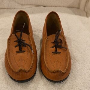 Women's Casual Tan Leather Lace-Up Loafers